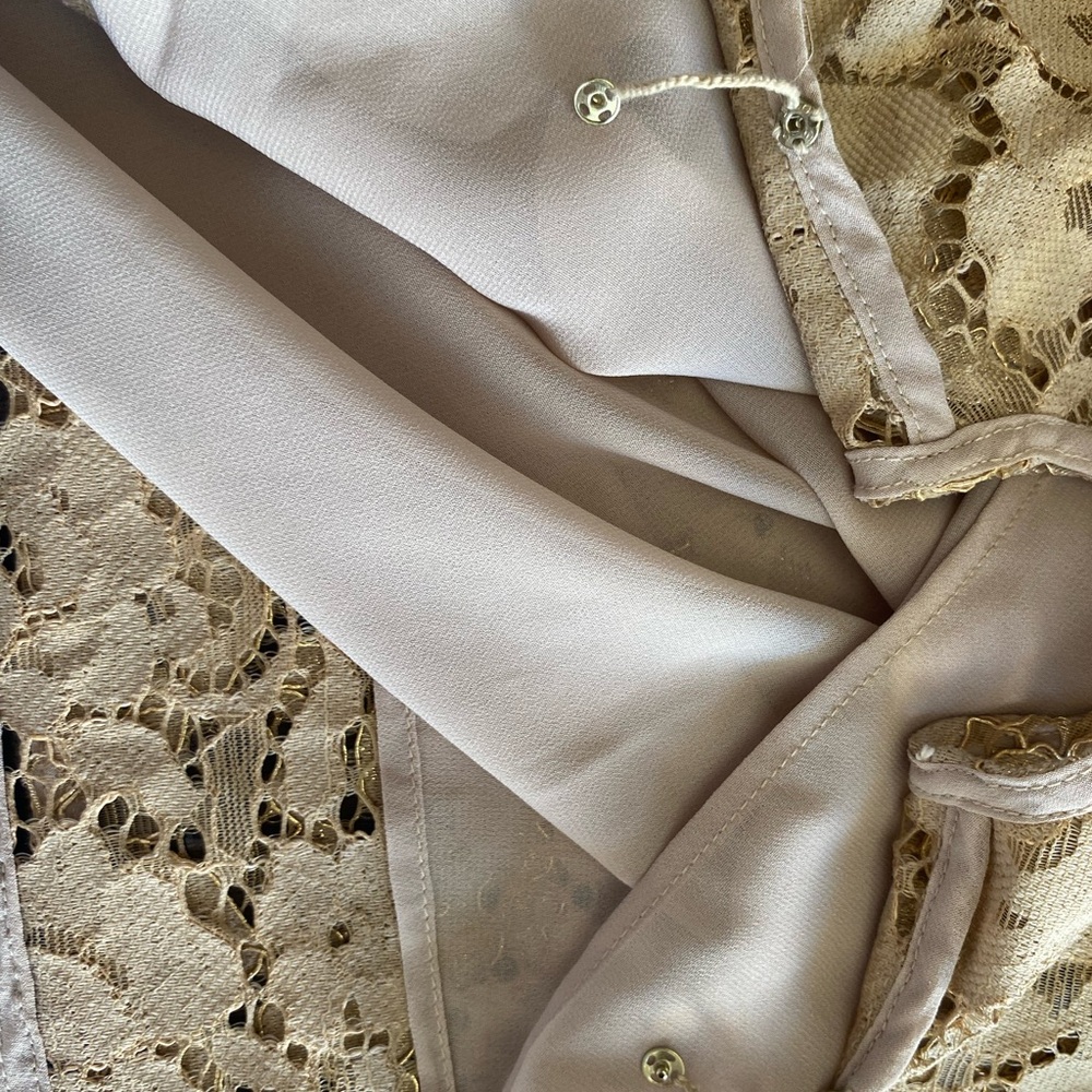 Ann Taylor Gold Lace Blouse size S NWT - Picture 12 of 12